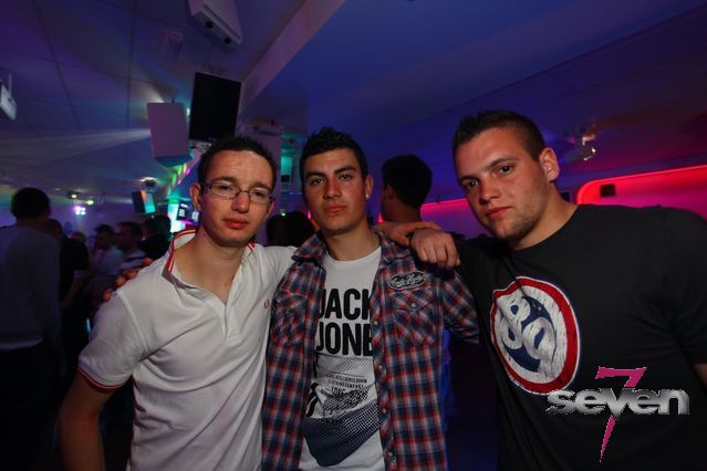 Cliquer pour voir l'image en taille réelle