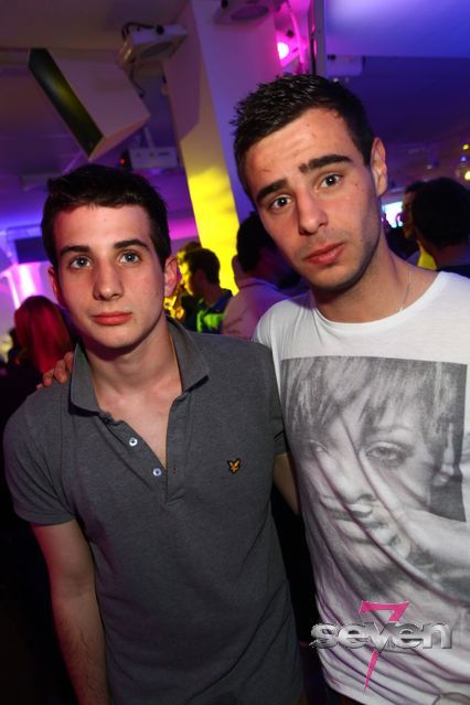 Cliquer pour voir l'image en taille réelle