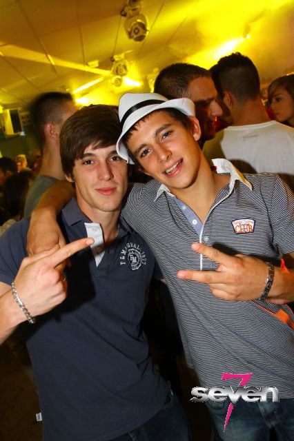 Cliquer pour voir l'image en taille réelle