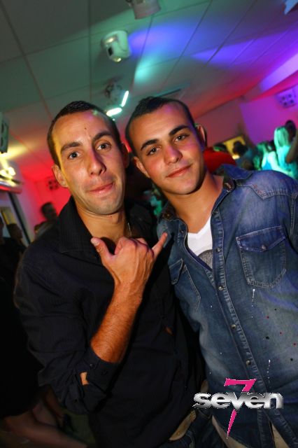 Cliquer pour voir l'image en taille réelle