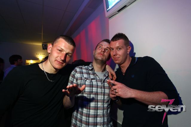 Cliquer pour voir l'image en taille réelle