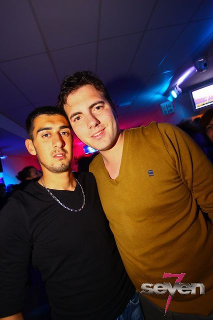 Cliquer pour voir l'image en taille réelle