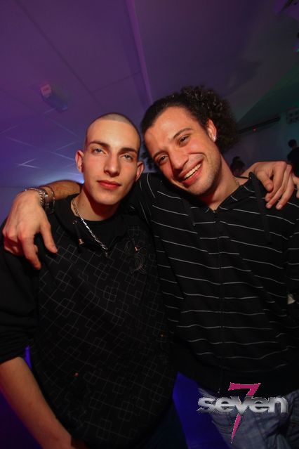 Cliquer pour voir l'image en taille réelle