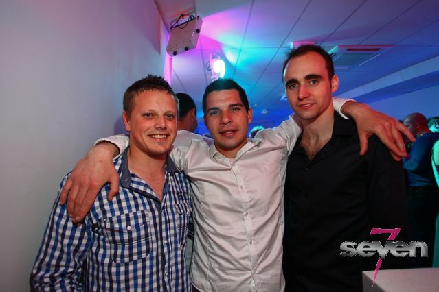 Cliquer pour voir l'image en taille réelle