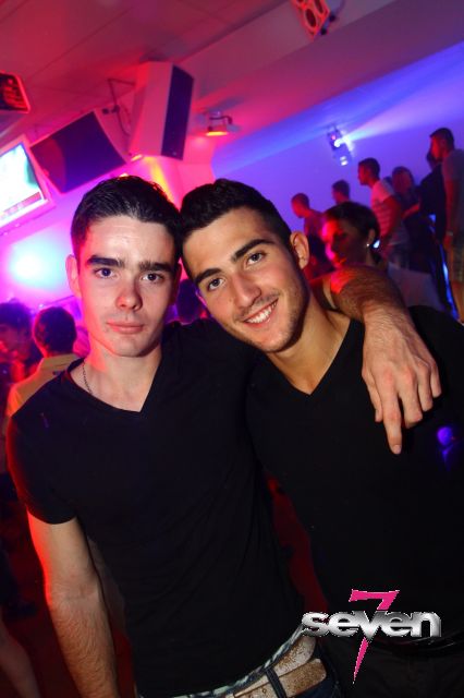 Cliquer pour voir l'image en taille réelle