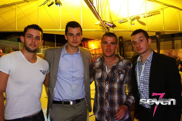 Cliquer pour voir l'image en taille réelle