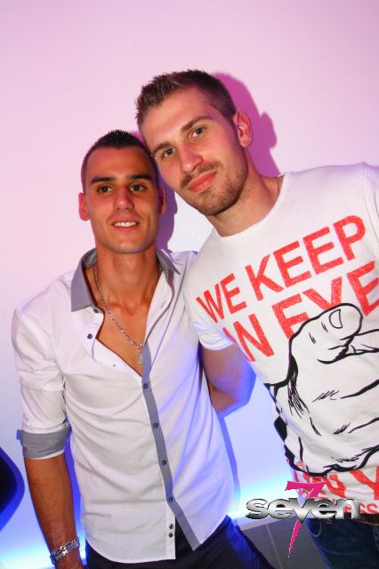 Cliquer pour voir l'image en taille réelle