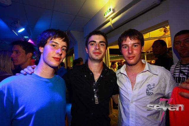 Cliquer pour voir l'image en taille réelle