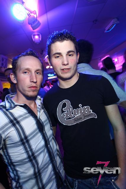 Cliquer pour voir l'image en taille réelle