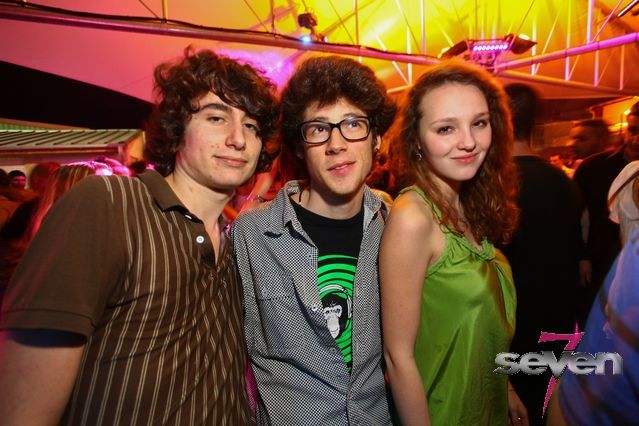 Cliquer pour voir l'image en taille réelle