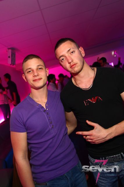 Cliquer pour voir l'image en taille réelle