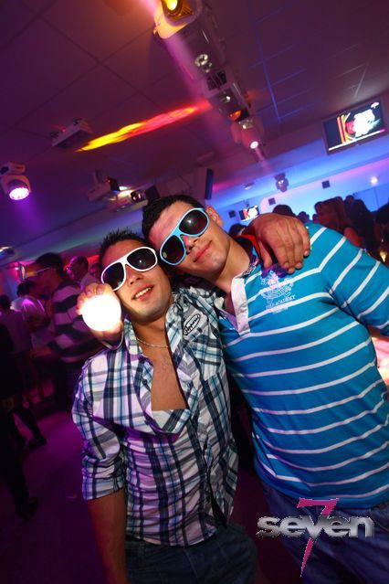 Cliquer pour voir l'image en taille réelle