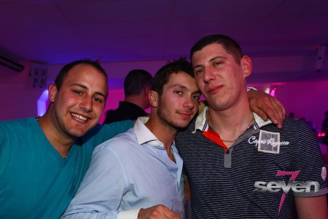 Cliquer pour voir l'image en taille réelle