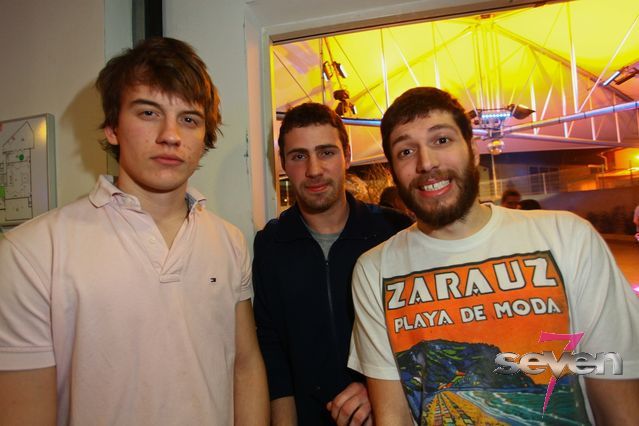 Cliquer pour voir l'image en taille réelle