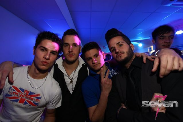 Cliquer pour voir l'image en taille réelle