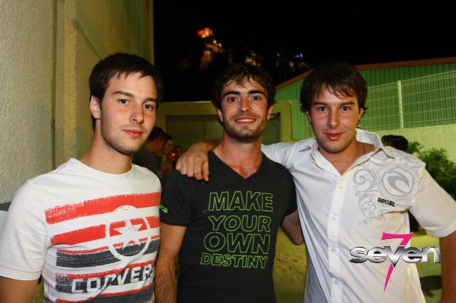 Cliquer pour voir l'image en taille réelle