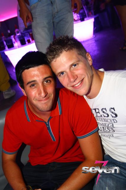 Cliquer pour voir l'image en taille réelle