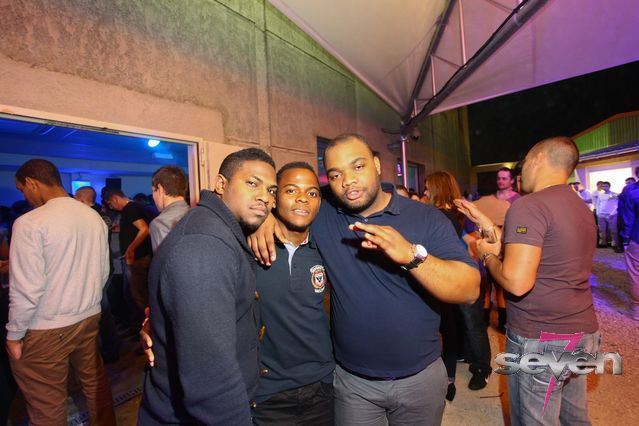 Cliquer pour voir l'image en taille réelle