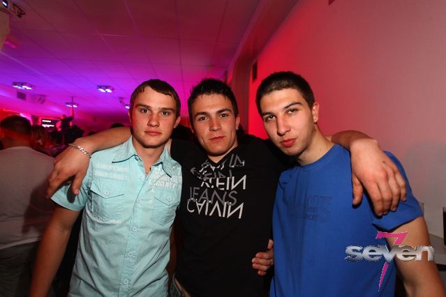 Cliquer pour voir l'image en taille réelle