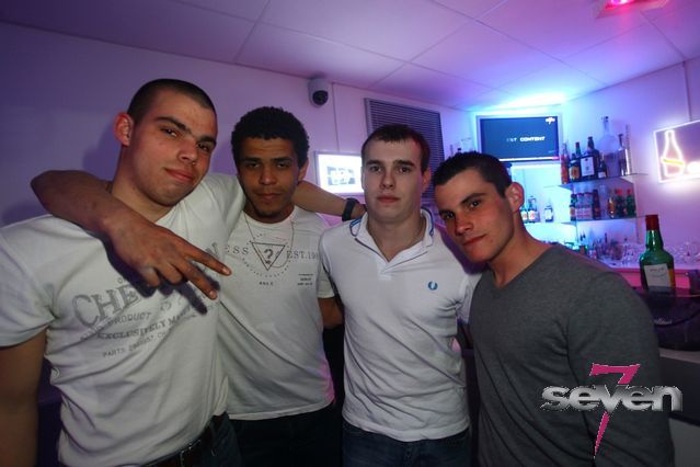 Cliquer pour voir l'image en taille réelle