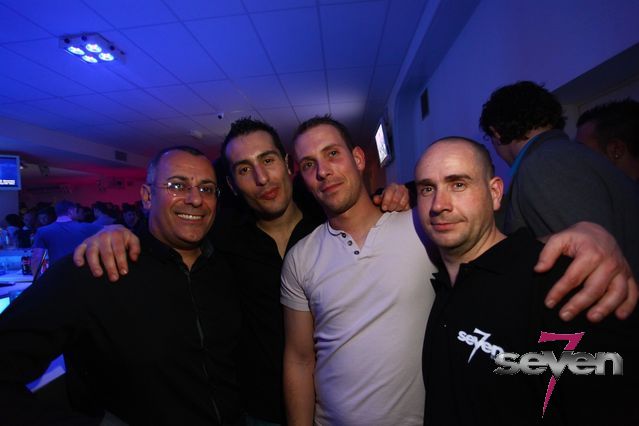 Cliquer pour voir l'image en taille réelle