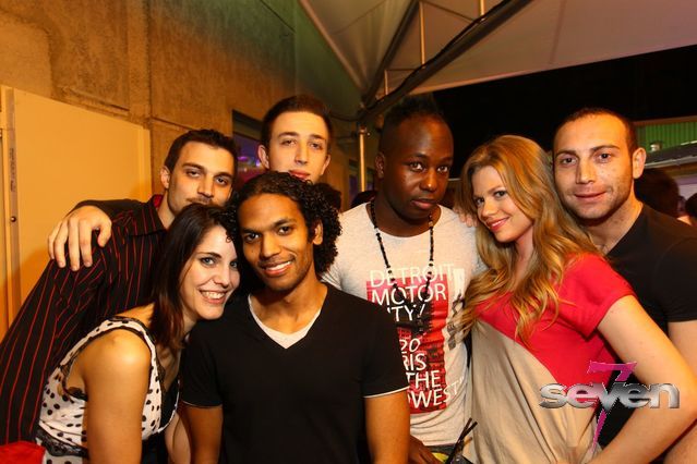 Cliquer pour voir l'image en taille réelle