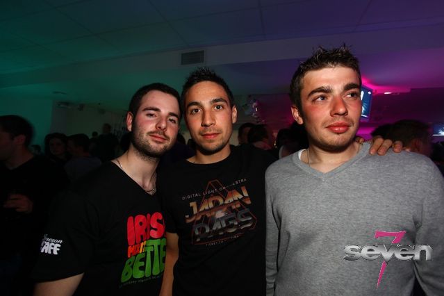 Cliquer pour voir l'image en taille réelle