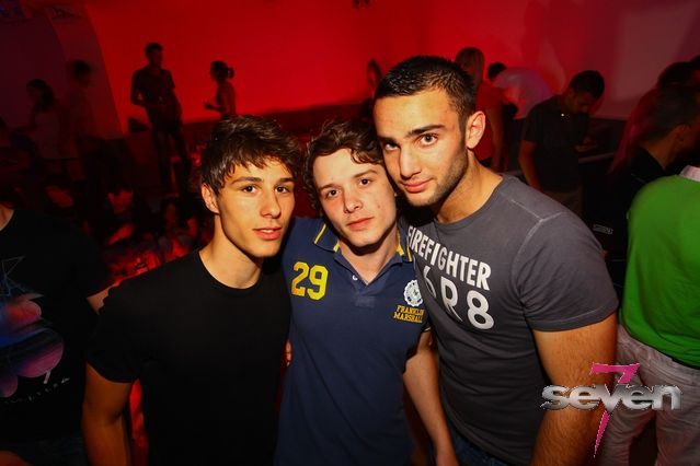 Cliquer pour voir l'image en taille réelle