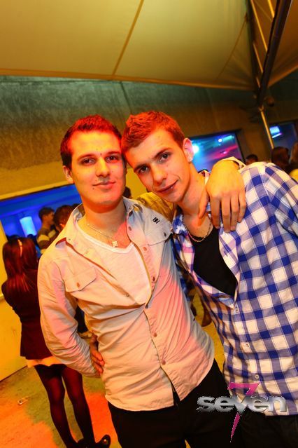 Cliquer pour voir l'image en taille réelle