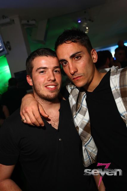 Cliquer pour voir l'image en taille réelle