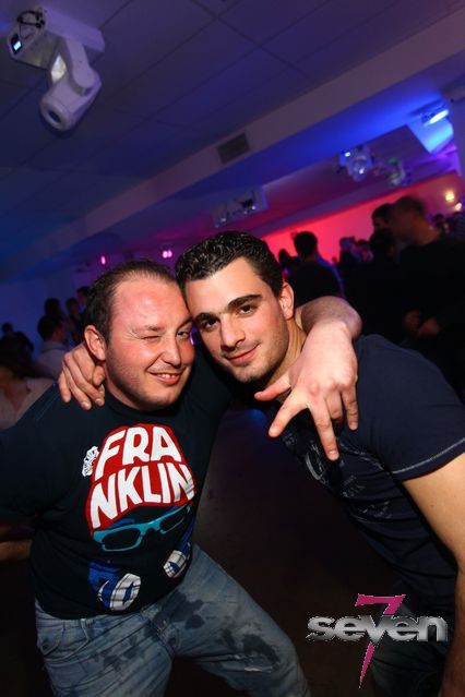 Cliquer pour voir l'image en taille réelle