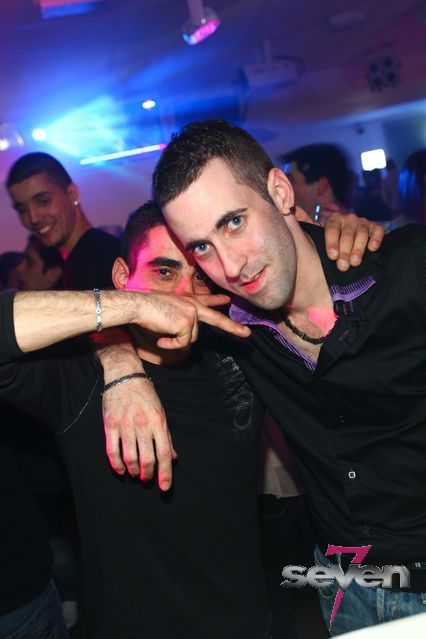 Cliquer pour voir l'image en taille réelle