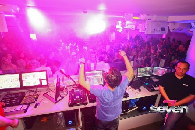 Cliquer pour voir l'image en taille réelle