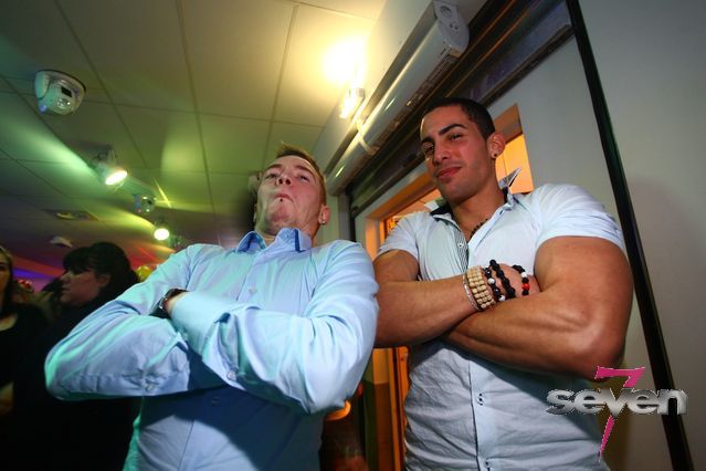 Cliquer pour voir l'image en taille réelle