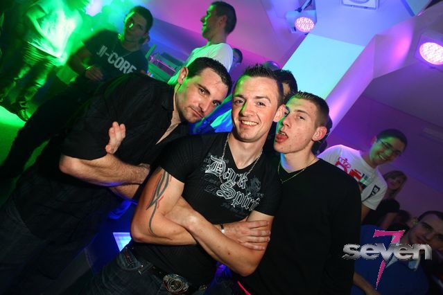 Cliquer pour voir l'image en taille réelle