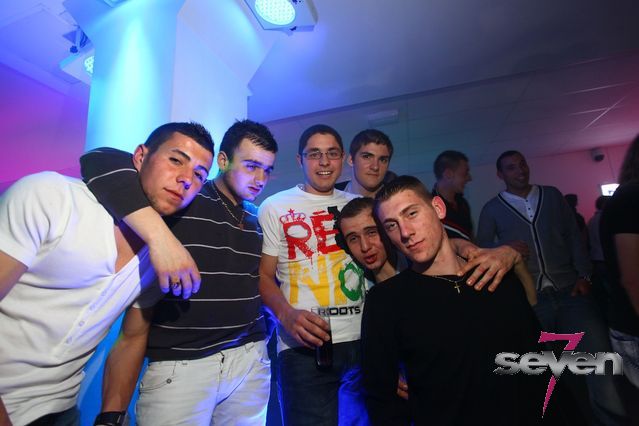 Cliquer pour voir l'image en taille réelle