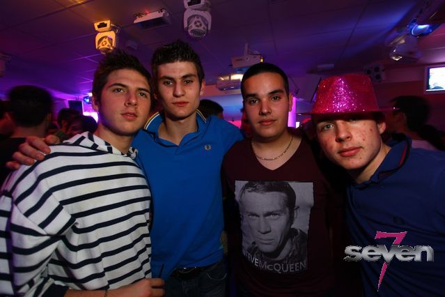 Cliquer pour voir l'image en taille réelle