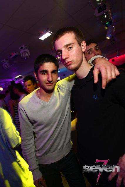 Cliquer pour voir l'image en taille réelle