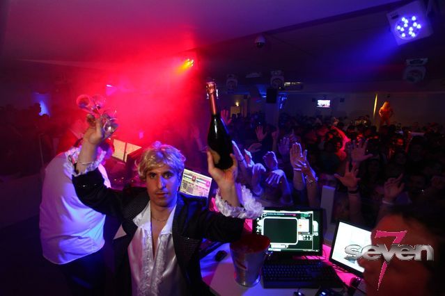 Cliquer pour voir l'image en taille réelle