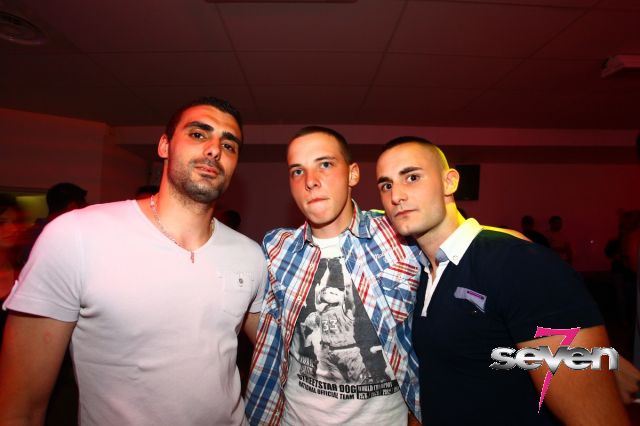 Cliquer pour voir l'image en taille réelle