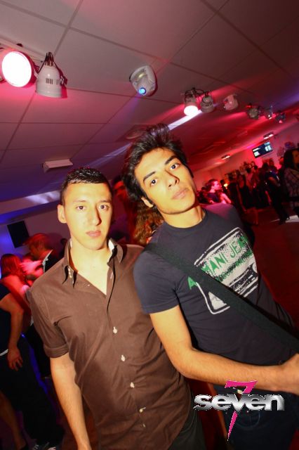 Cliquer pour voir l'image en taille réelle