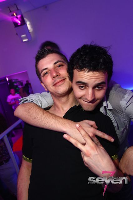 Cliquer pour voir l'image en taille réelle