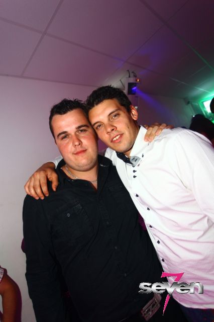 Cliquer pour voir l'image en taille réelle