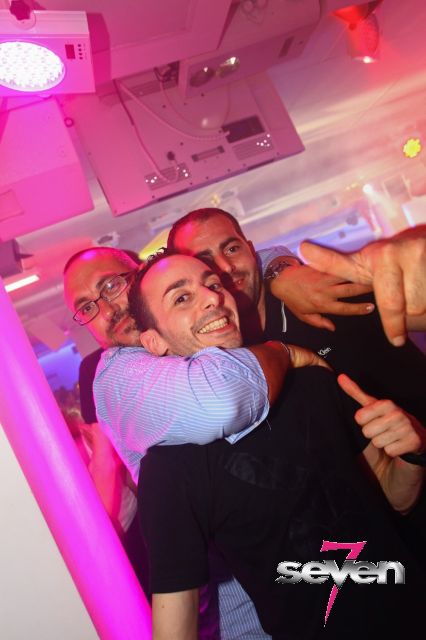 Cliquer pour voir l'image en taille réelle