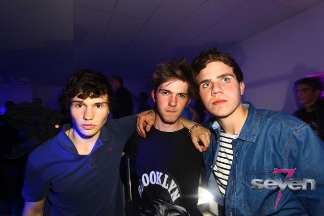 Cliquer pour voir l'image en taille réelle