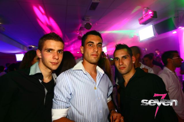 Cliquer pour voir l'image en taille réelle