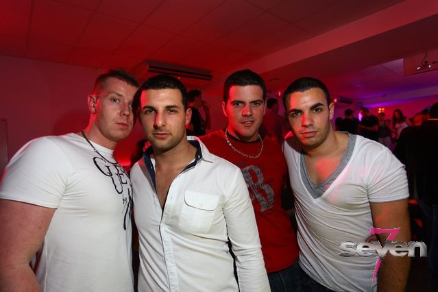 Cliquer pour voir l'image en taille réelle