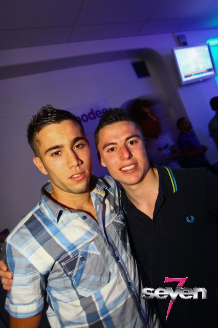 Cliquer pour voir l'image en taille réelle