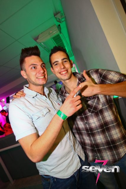 Cliquer pour voir l'image en taille réelle