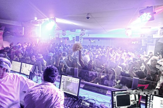 Cliquer pour voir l'image en taille réelle